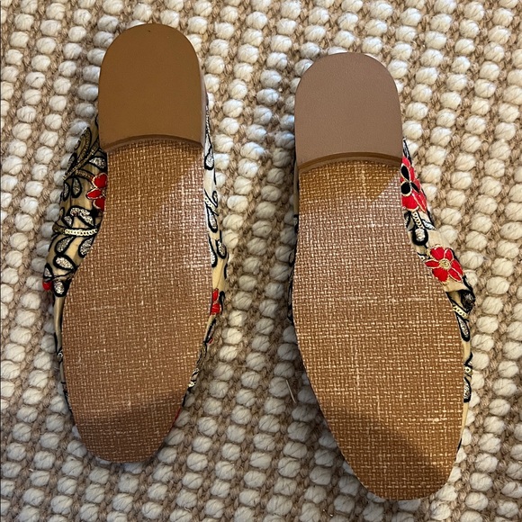 Brand new - Free People Floral Embroidered Mules - Tan and Red - Picture 3 of 3